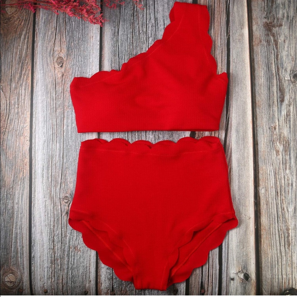 Red sexy high waited bikini👙 scalloped edges high rise one shoulder top Sze L